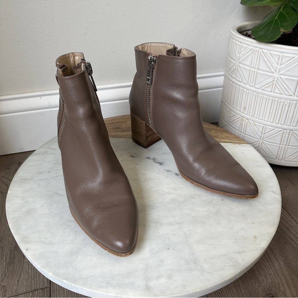Charles David pebbled leather boots Brown Gray block Heel shoes size 7.5